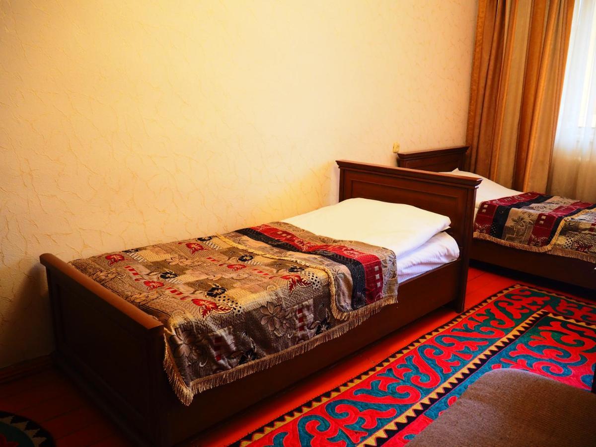 Baktygul Guesthouse Naryn Exterior photo