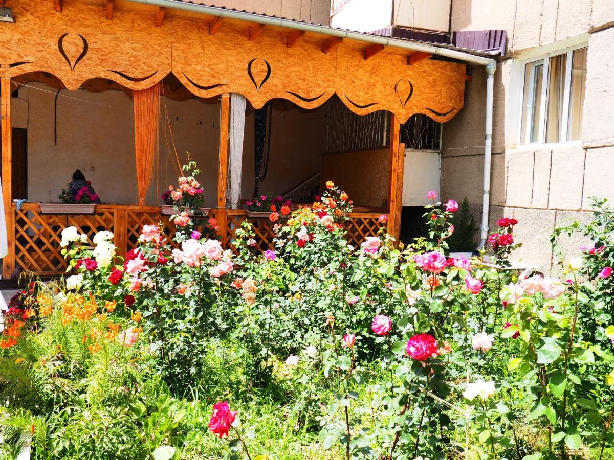 Baktygul Guesthouse Naryn Exterior photo
